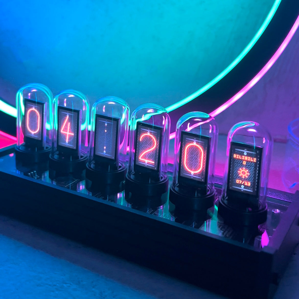 Eleksmaker擬輝光管時鐘